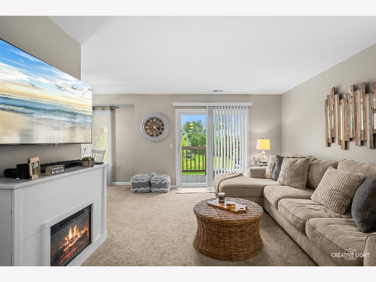 Condominiums & Homes For Sale Abbey Ridge Crystal Lake Illinois, 875 Golf Course Road