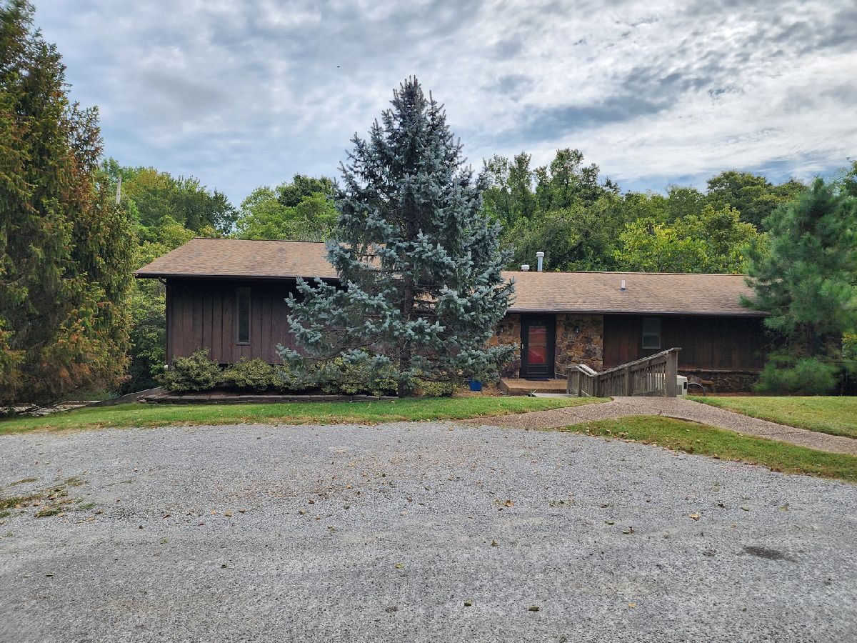  For Sale Carbondale Illinois, 66 Birdsong Drive