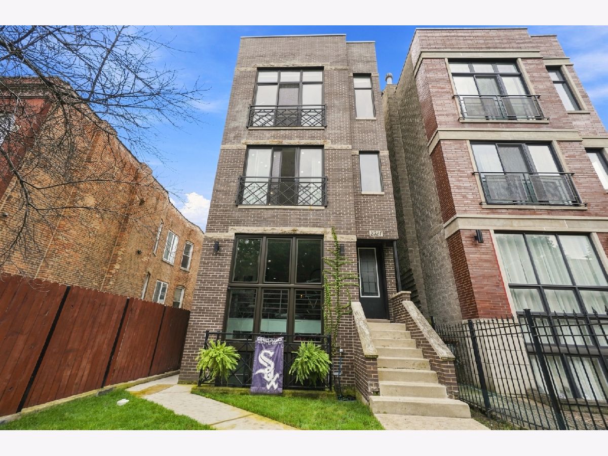  For Sale Chicago Illinois, 2521 Flournoy Street