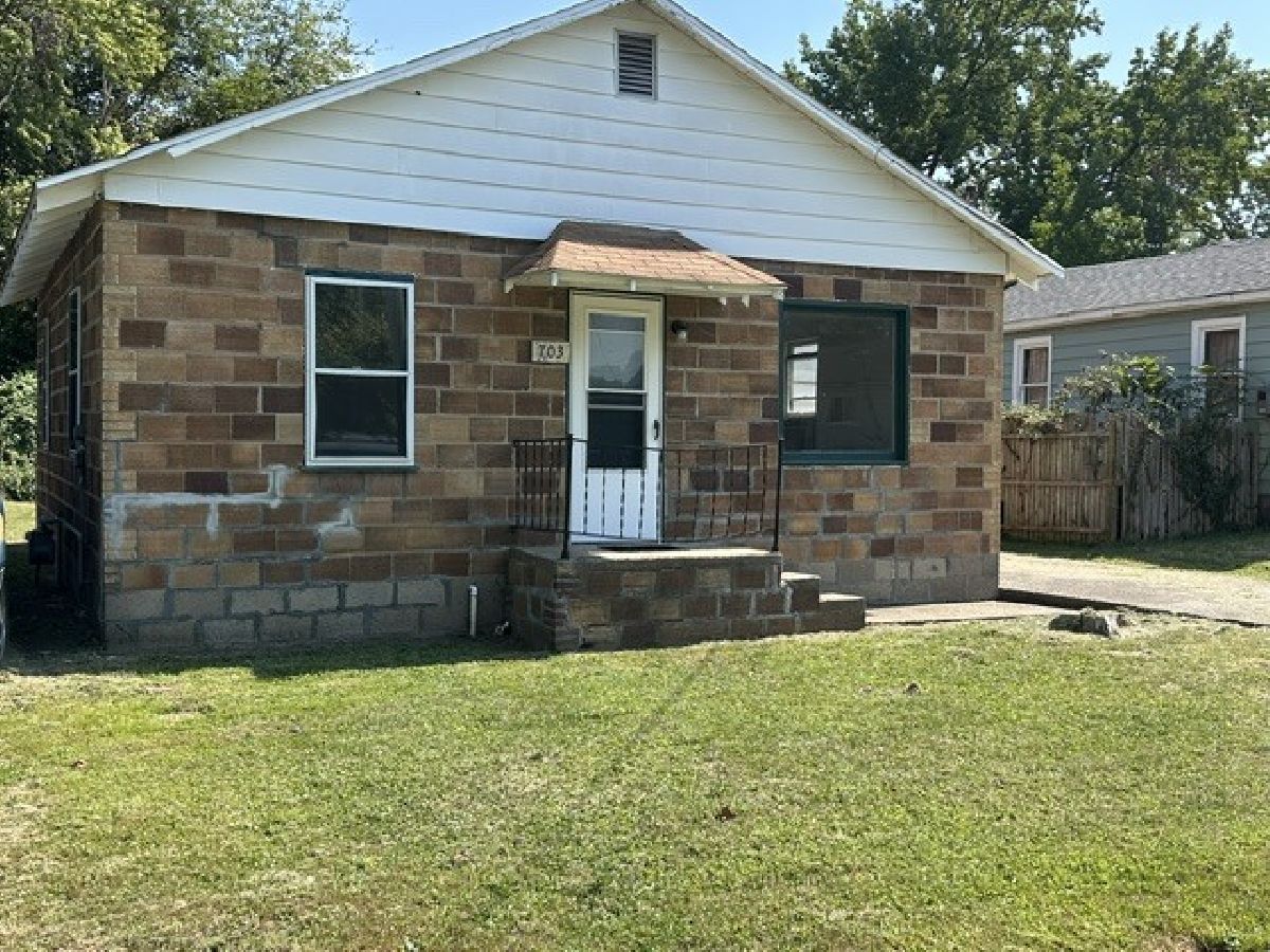  Sold Carbondale Illinois, 703 Allyn