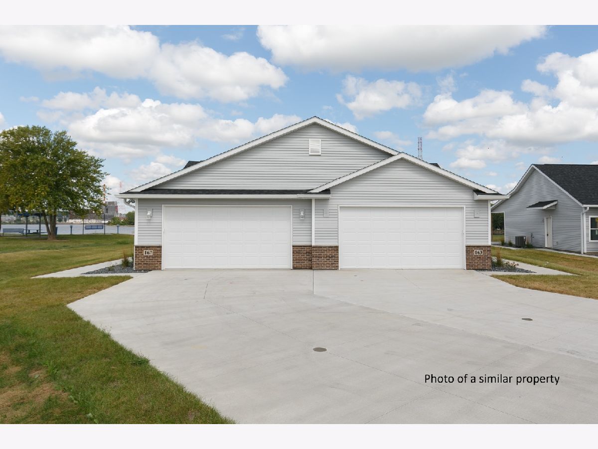  For Sale East Moline Illinois, 156 Skaloud Court