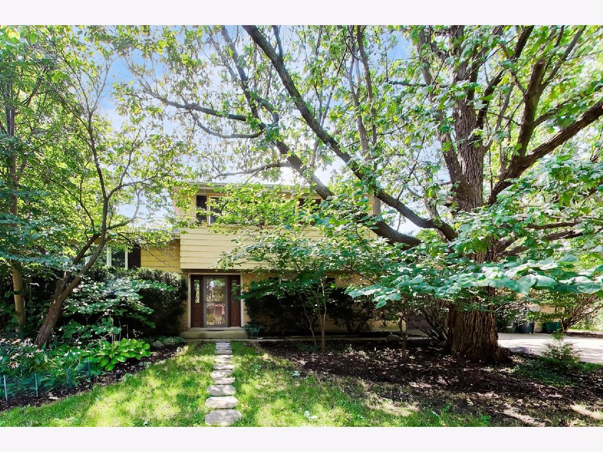  For Sale Arlington Heights Illinois, 915 Frontenac Drive