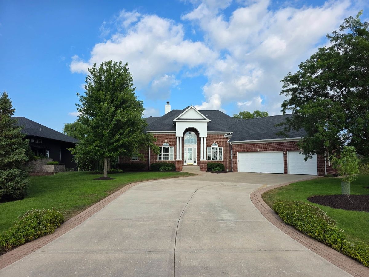  For Sale Minooka Illinois, 212 Slalom Court