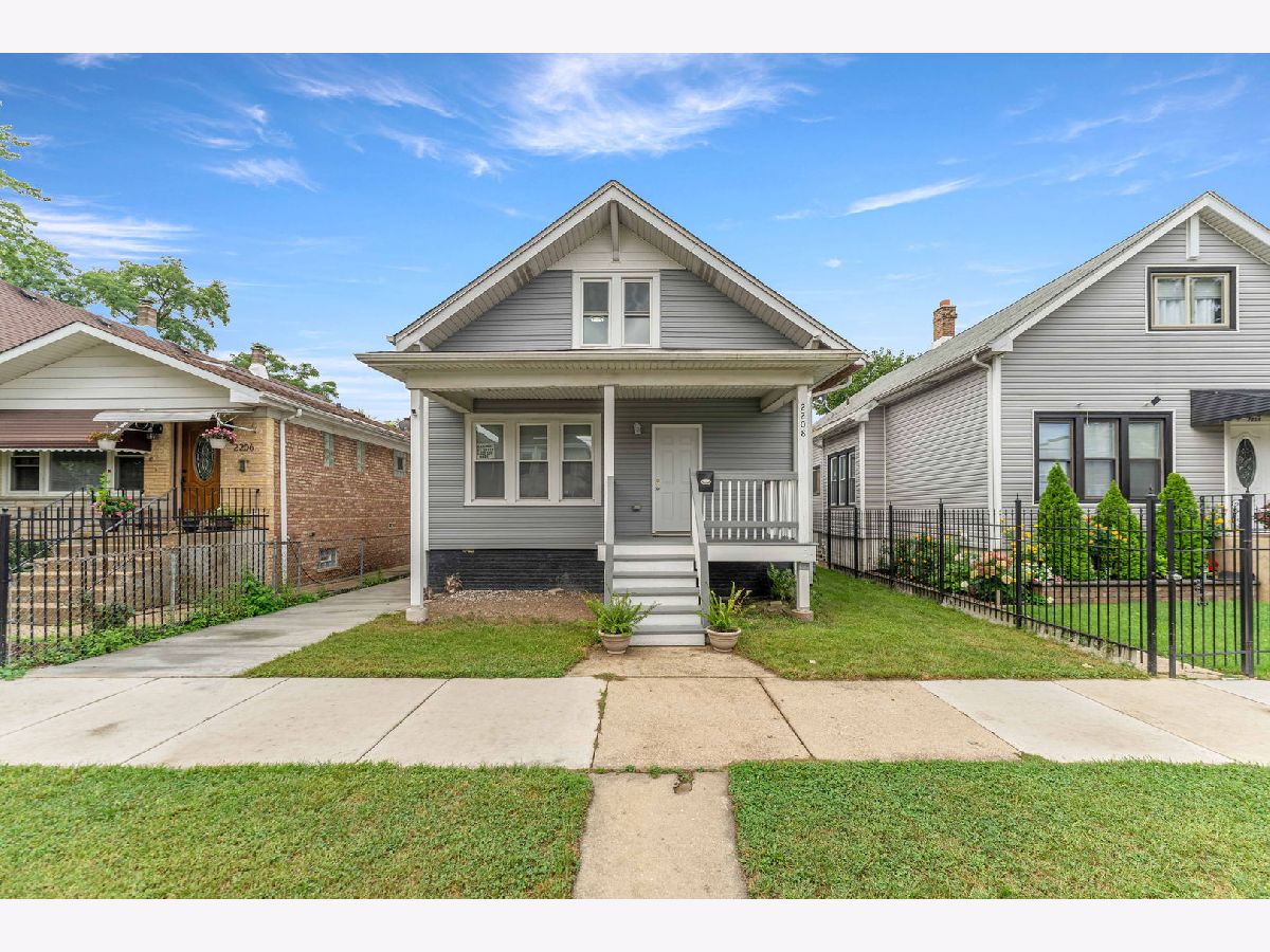  For Sale Chicago Illinois, 2208 Lavergne Avenue