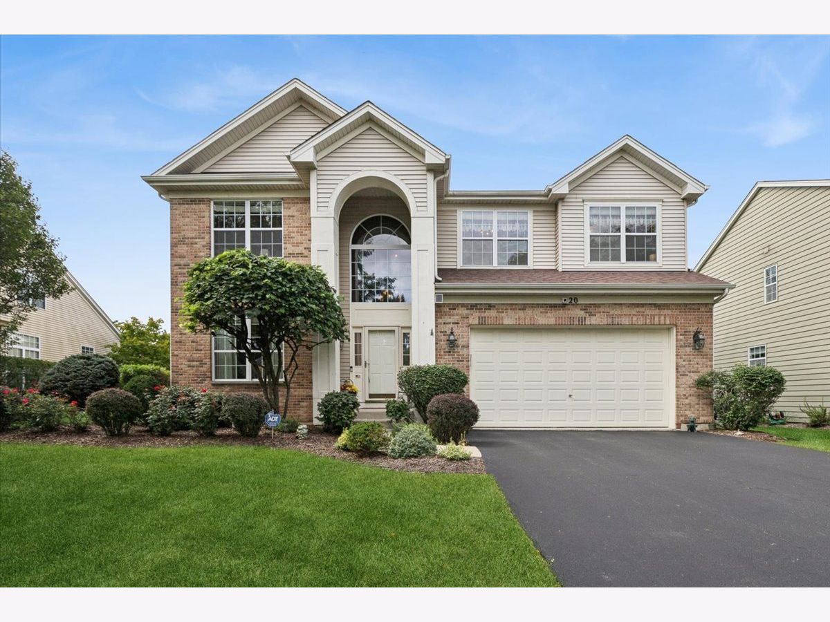 Homes For Sale Harvest Hill Lindenhurst Illinois, 20 Bridlepath Drive