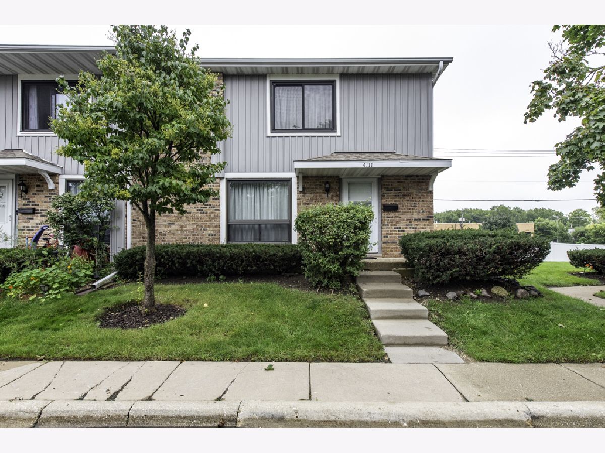  For Sale Waukegan Illinois, 4111 Brentwood Lane