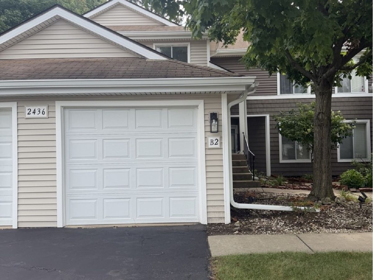  For Rent Woodridge Illinois, 2436 Salem