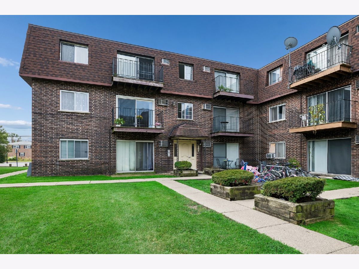  For Sale Des Plaines Illinois, 9364 Golf Road