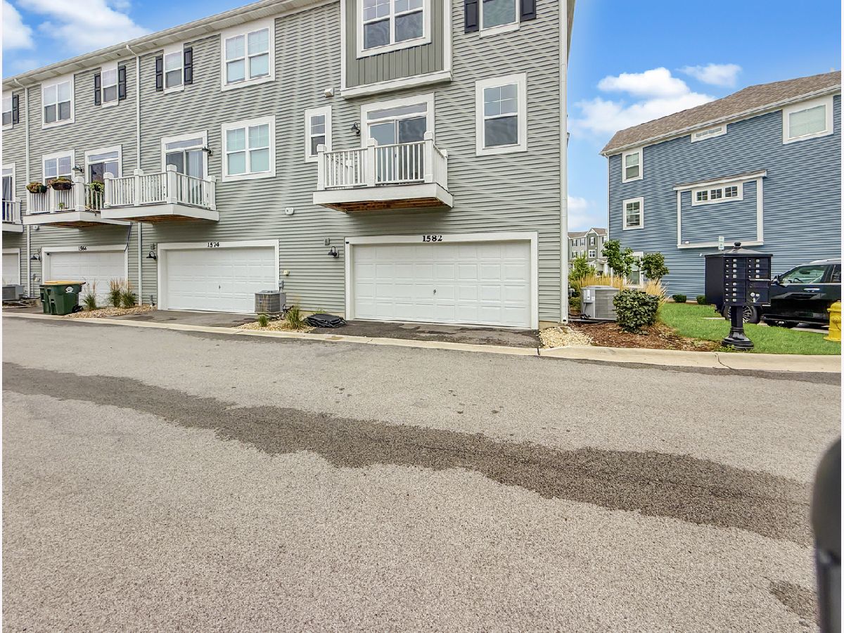  For Sale Grayslake Illinois, 1582 Albany Street