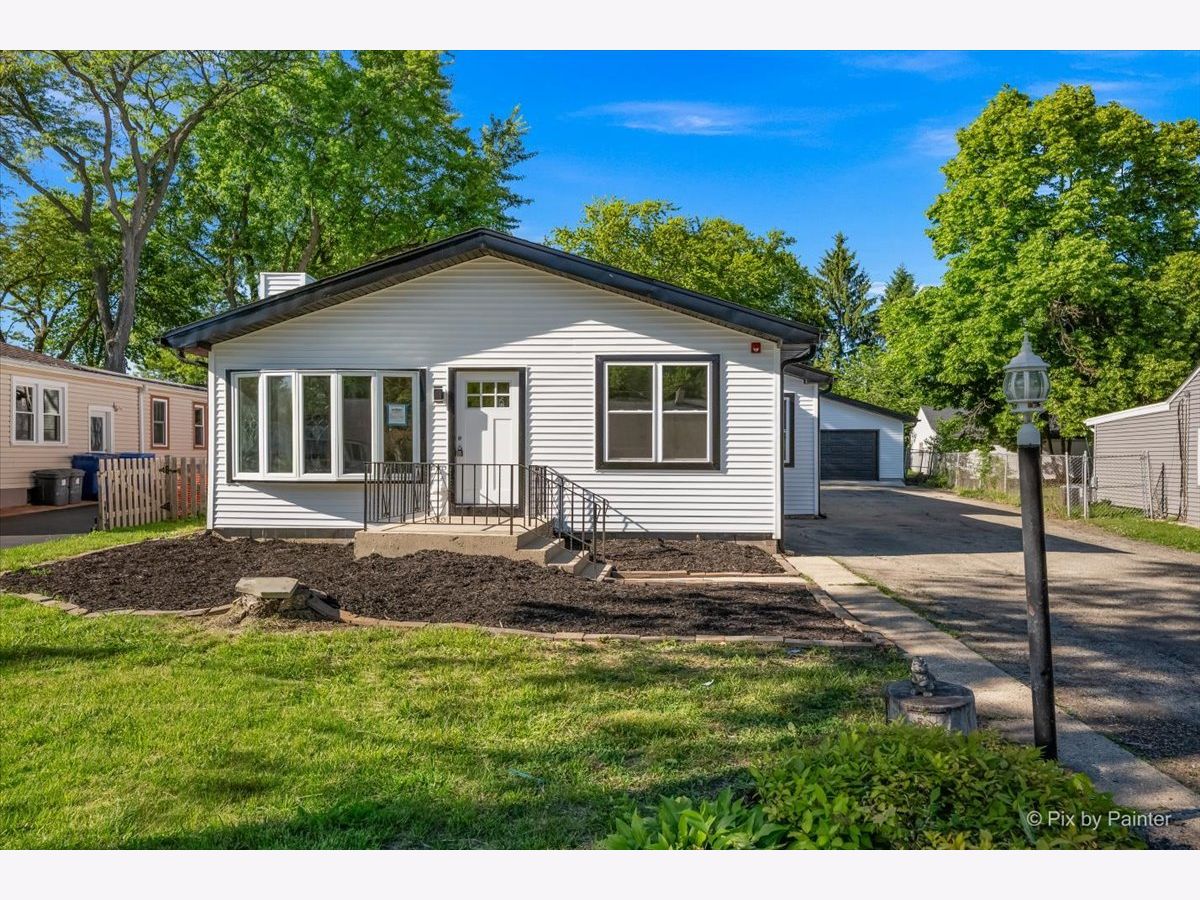  For Sale Grayslake Illinois, 18172 Twin Lakes Boulevard