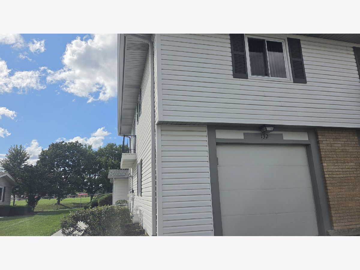 Condos & Townhomes For Rent Weathersfield Lake Schaumburg Illinois, 132 Nauset