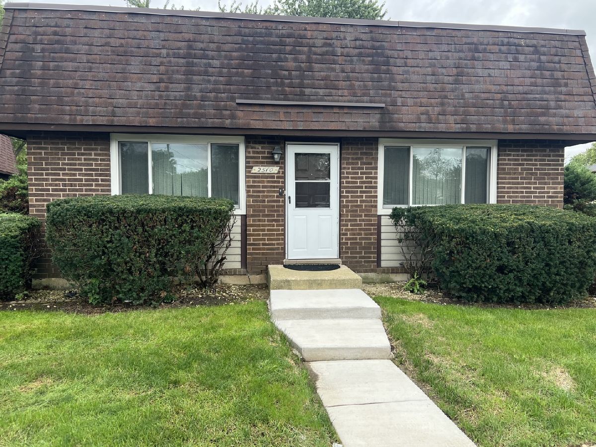  For Sale Waukegan Illinois, 2510 Berkshire Court