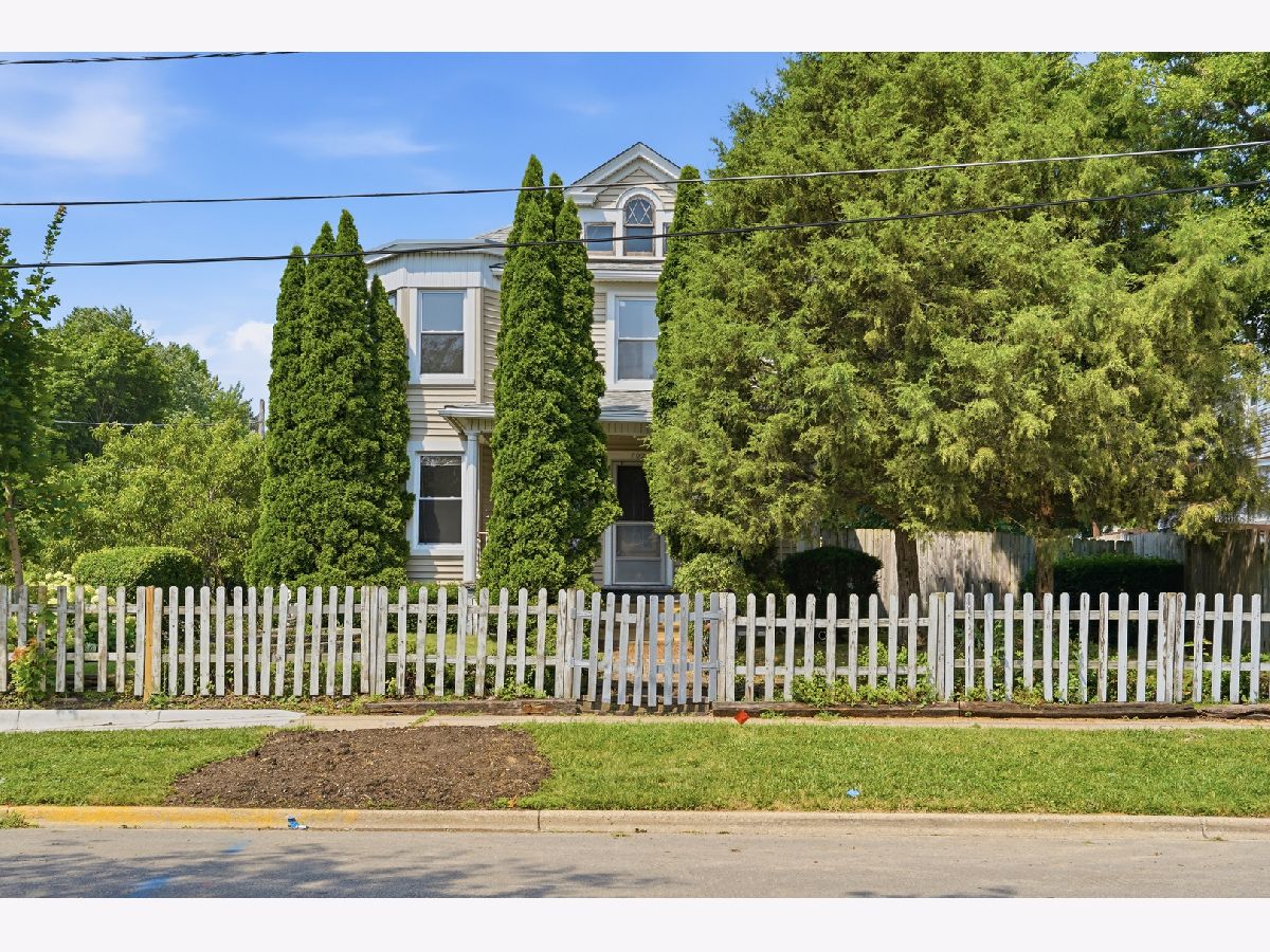  For Sale Waukegan Illinois, 702 North Avenue