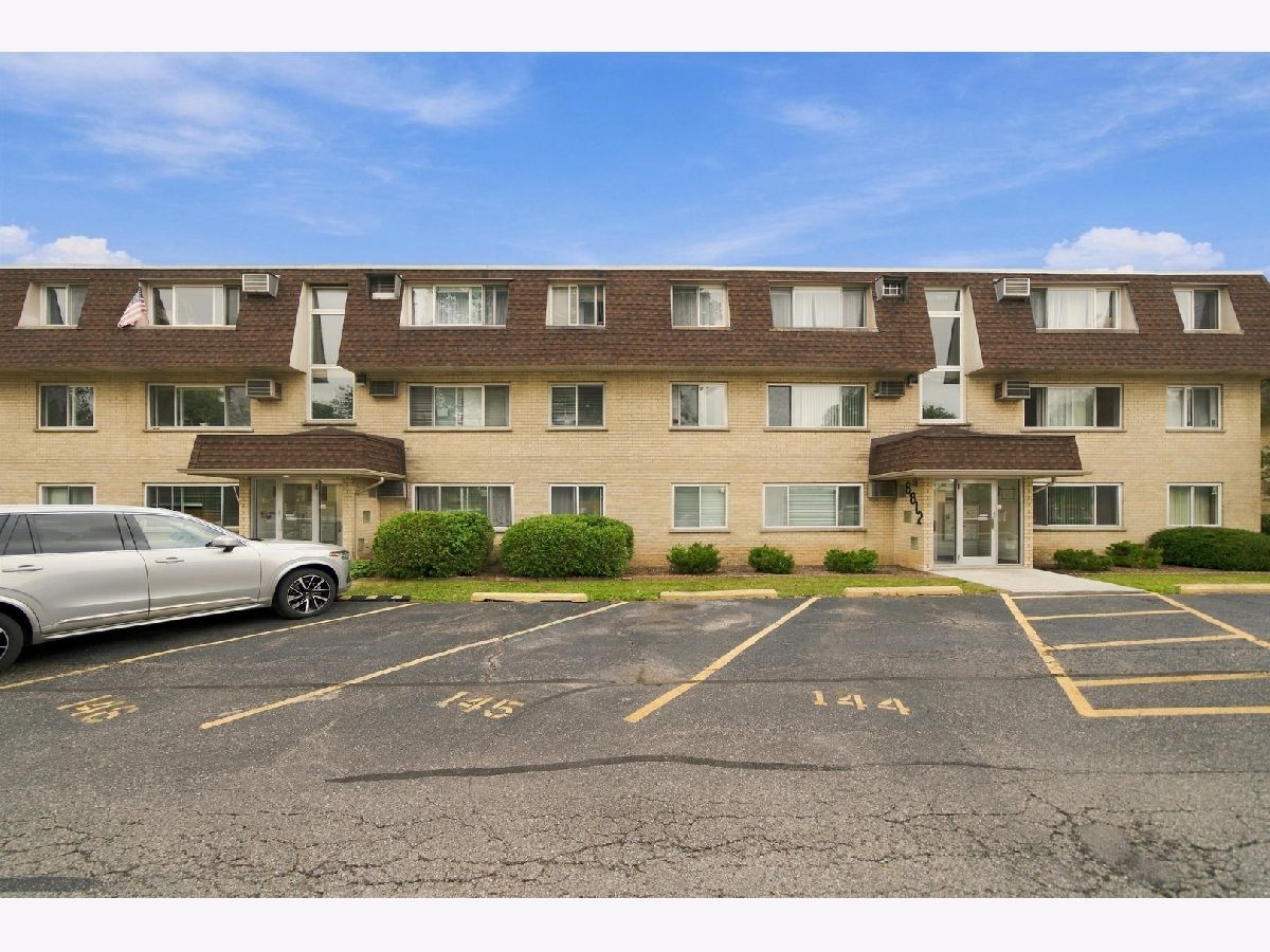  For Sale Des Plaines Illinois, 8812 Briar Court