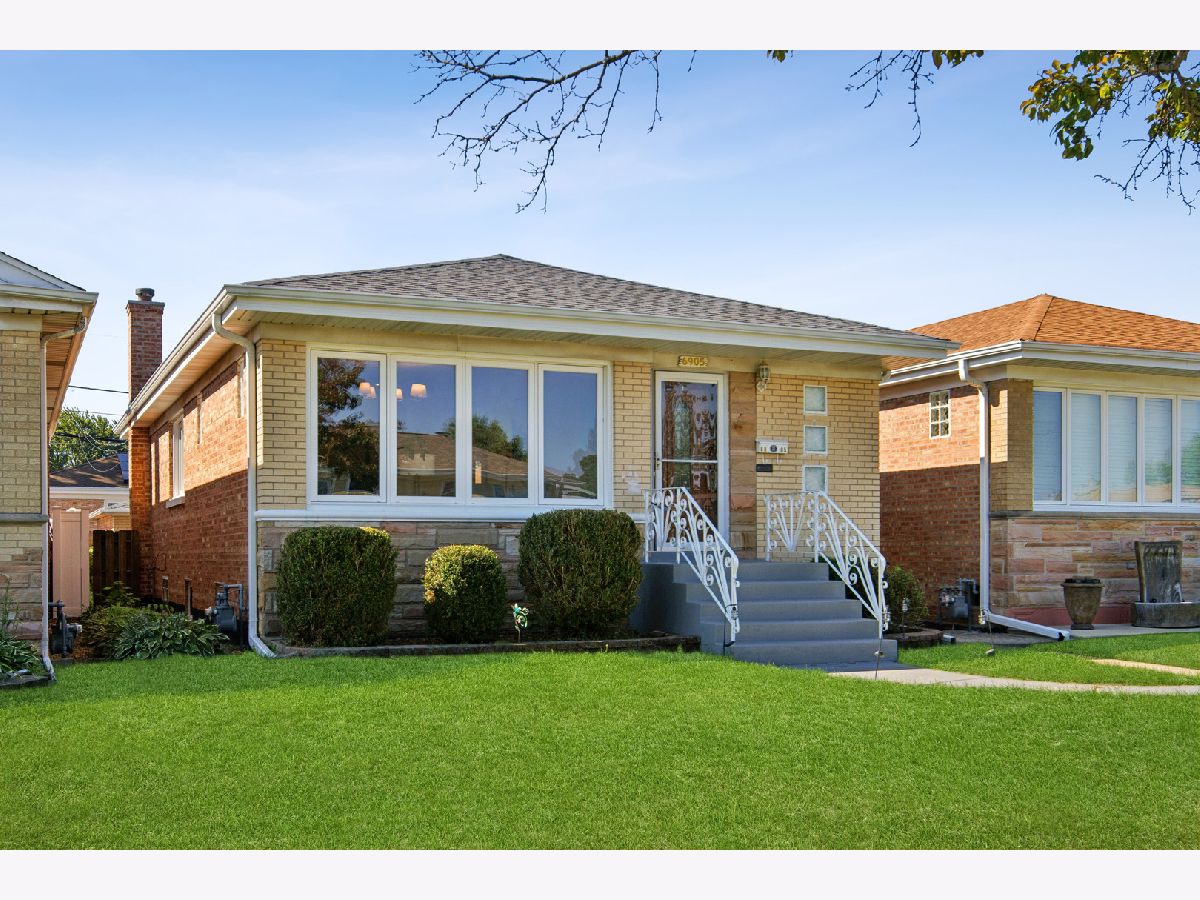  For Sale Harwood Heights Illinois, 6905 Leland Avenue
