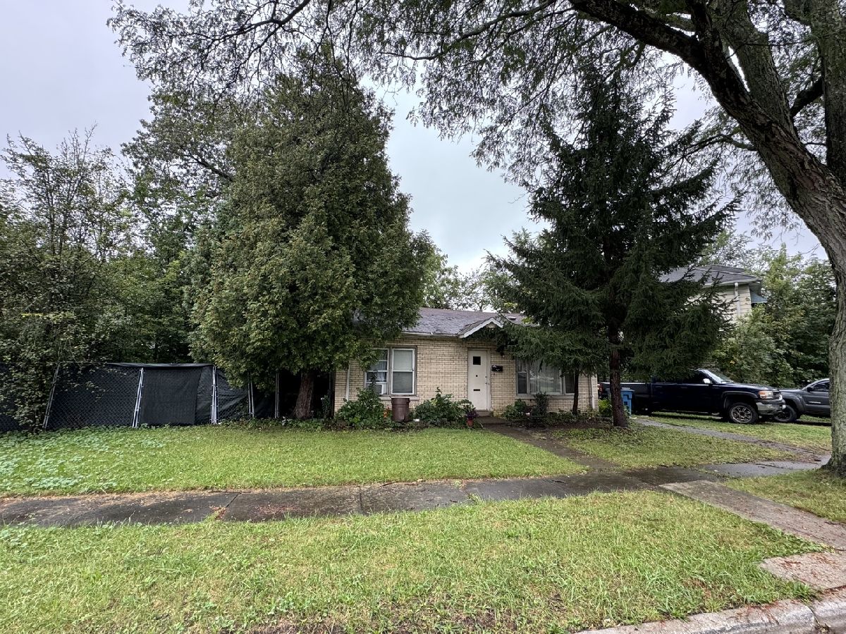  For Sale Chicago Heights Illinois, 1657 Buena Vista Circle