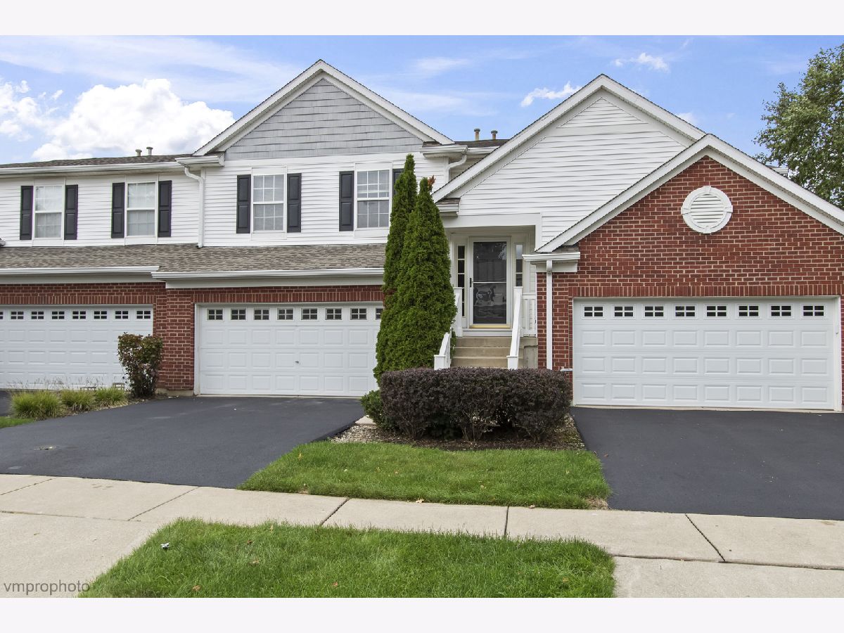 For Sale Algonquin Illinois, 1582 Matthew Drive