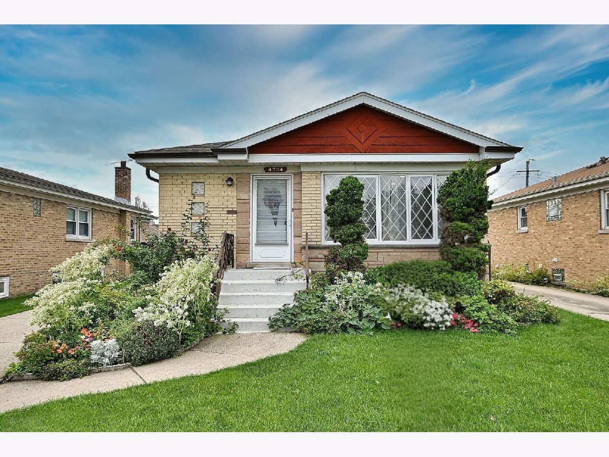  For Sale Harwood Heights Illinois, 4704 Newland Avenue