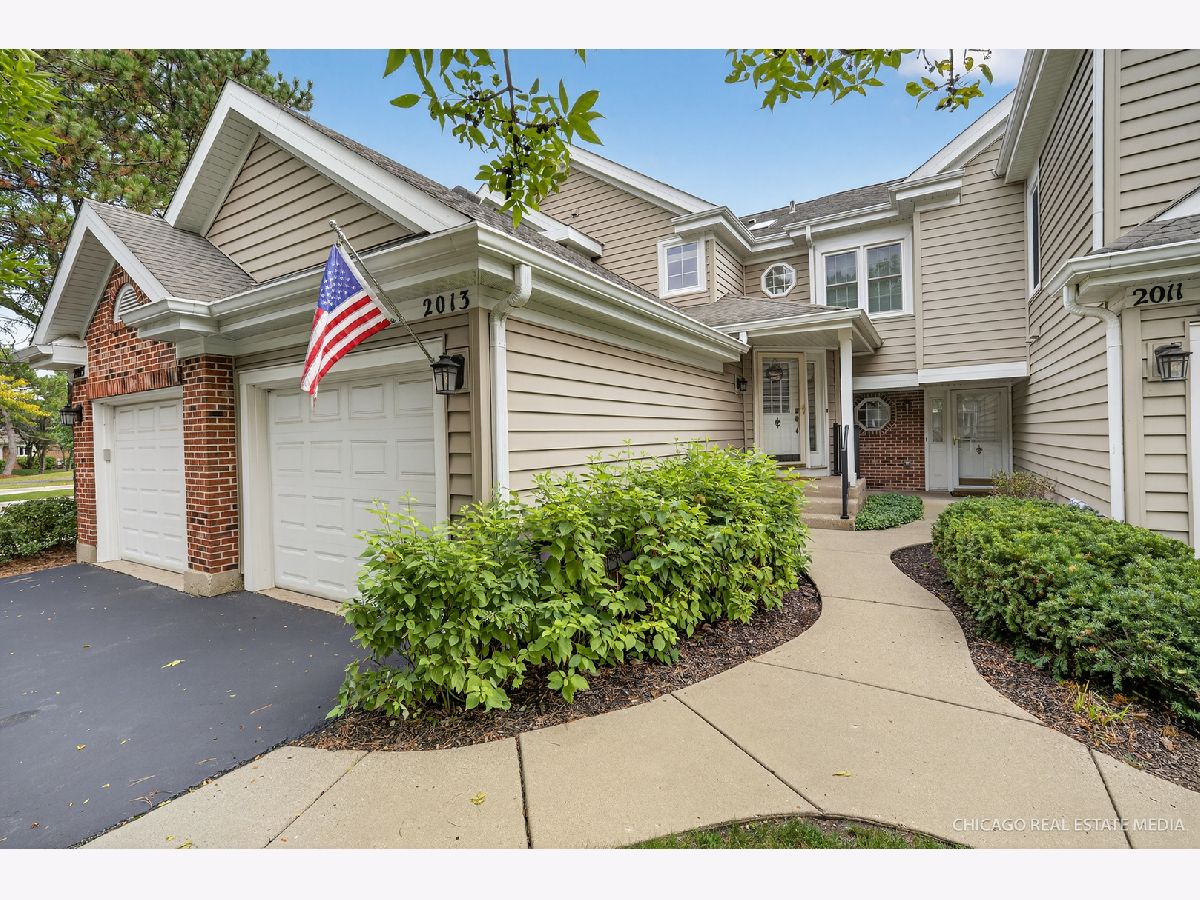 Townhomes & Condos & Homes For Sale Lake Arlington Towne Arlington Heights Illinois, 2013 Coldspring Road