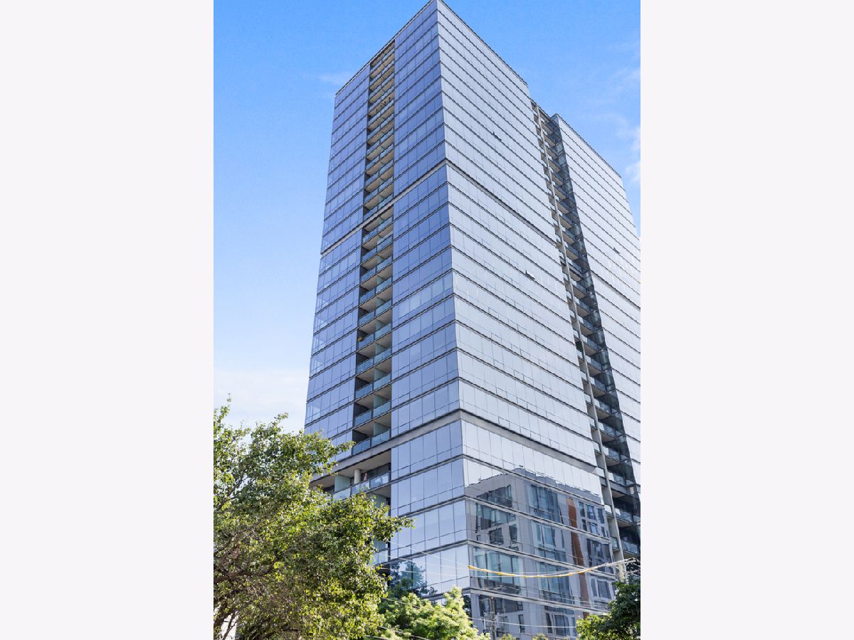  Rented Chicago Illinois, 860 Blackhawk