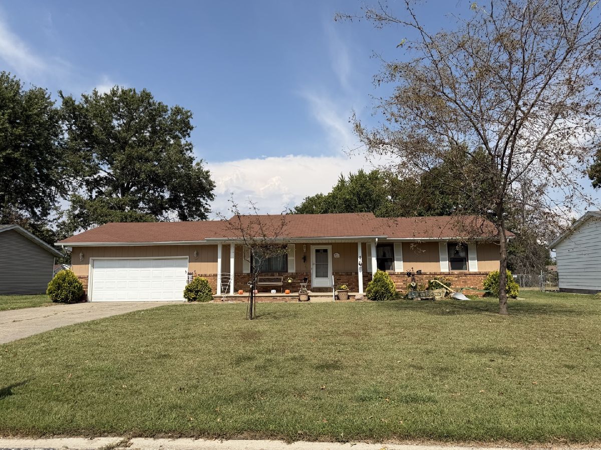  For Sale Salem Illinois, 374 Northwood Lane