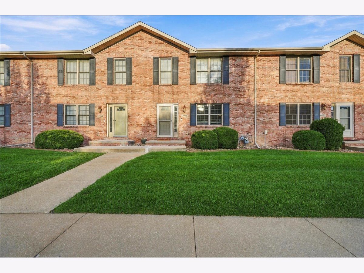  For Sale Bloomington Illinois, 1706 Glenbridge Road