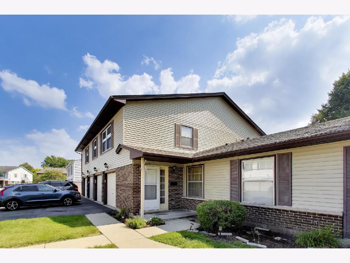  For Sale Elk Grove Village Illinois, 758 Moore Drive