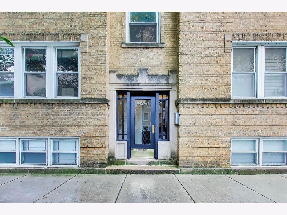  For Sale Chicago Illinois, 2243 Ainslie Street