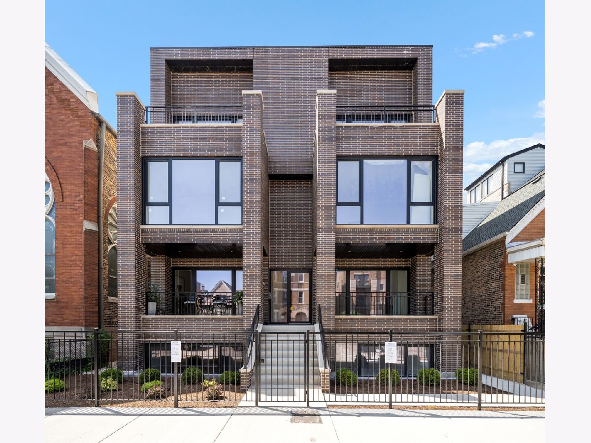  For Sale Chicago Illinois, 2023 Augusta Boulevard