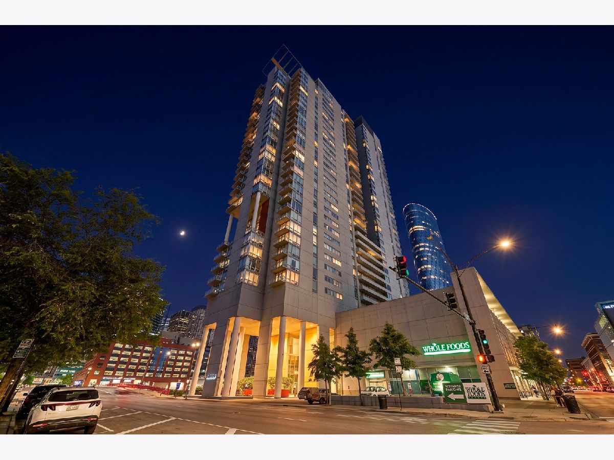 For Sale Chicago Illinois, 737 Washington Boulevard
