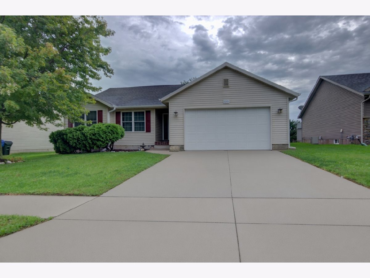 Homes For Sale Saint Patricks Davenport Iowa, 2215 59th Street