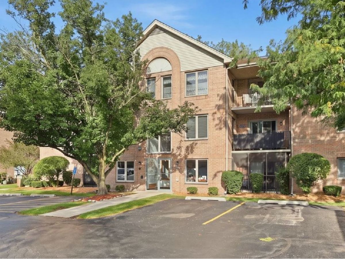  For Sale Chicago Ridge Illinois, 10268 Southwest Highway