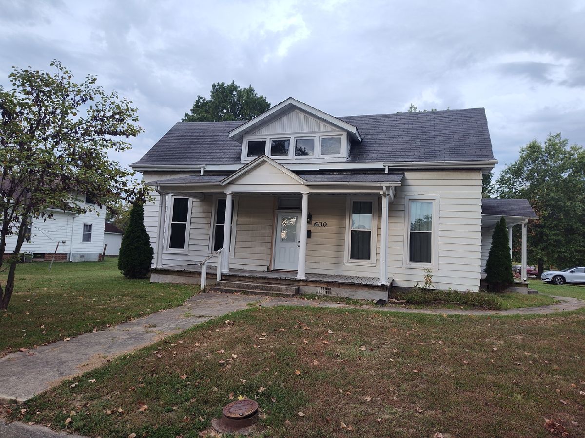  For Sale Mcleansboro Illinois, 600 S Washington Street