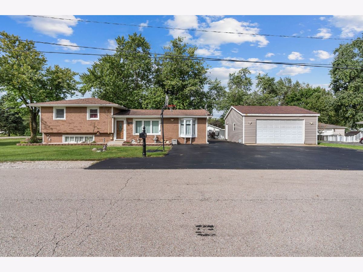  For Sale Aurora Illinois, 960 Becker Lane