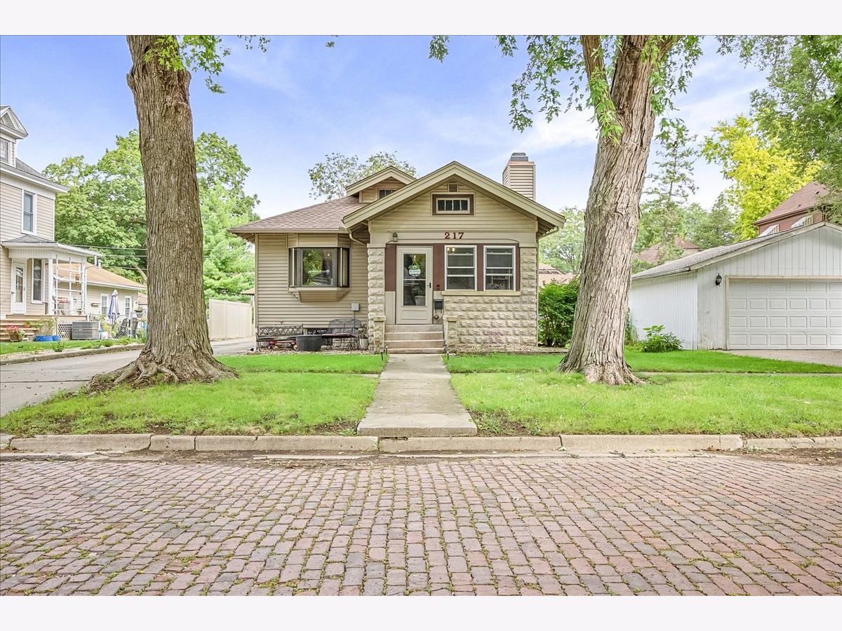  For Sale Pontiac Illinois, 217 Moulton Street