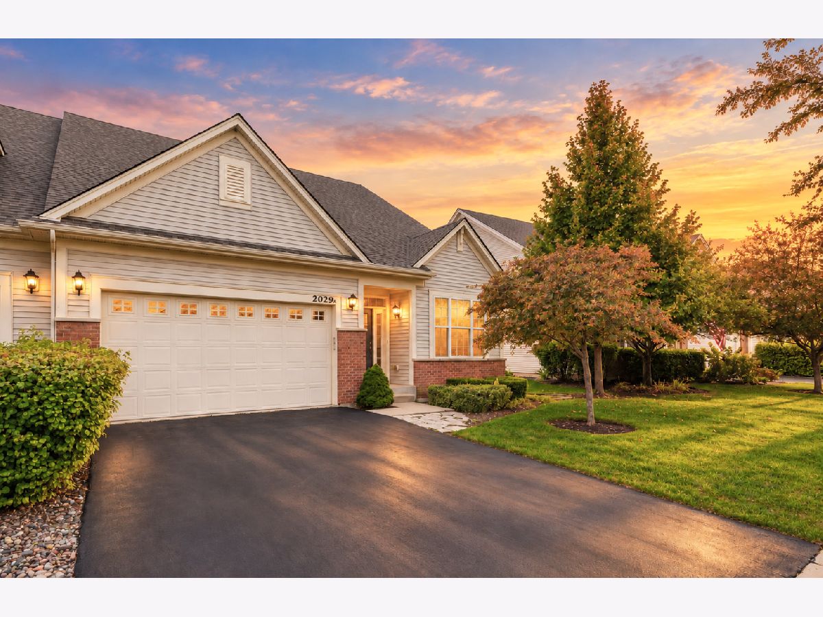  For Sale Sugar Grove Illinois, 2029A Glenwood Circle