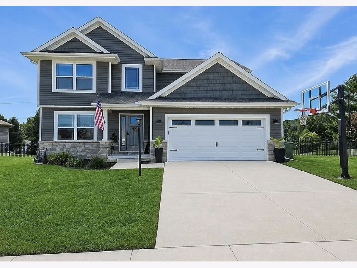  For Sale Mahomet Illinois, 705 Red Bud Drive