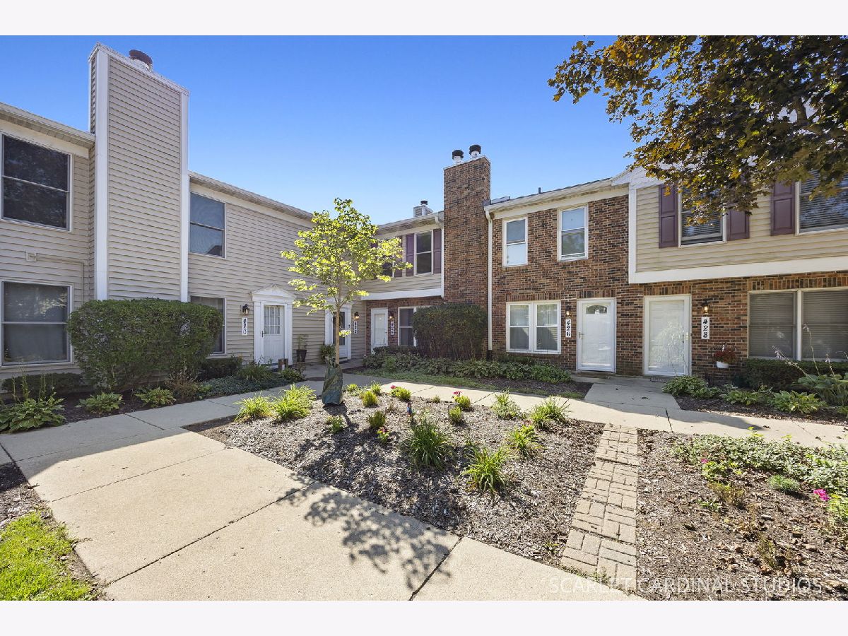 Townhomes & Condos For Sale Kensington Court Naperville Illinois, 424 Kensington Court
