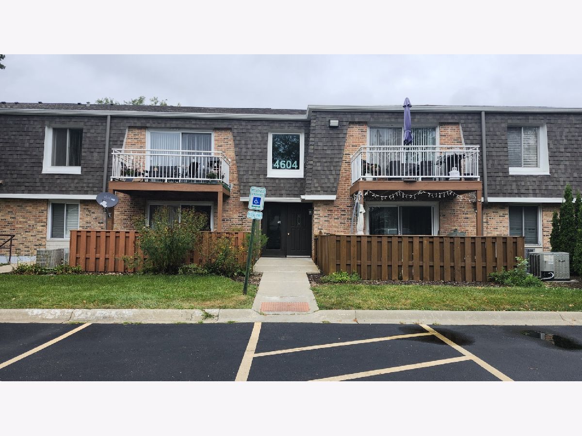  Rented Rolling Meadows Illinois, 4604 Kings Walk