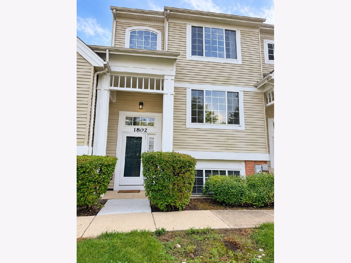  For Rent Glendale Heights Illinois, 1802 Whirlaway