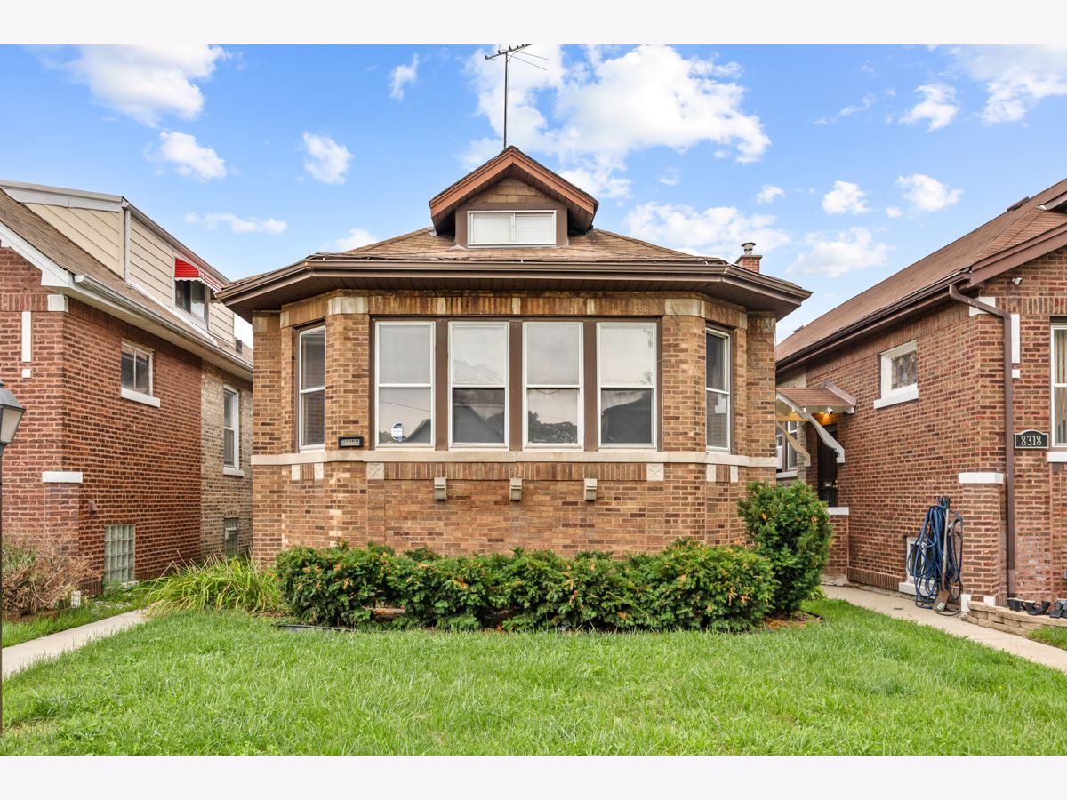  For Sale Chicago Illinois, 8322 Aberdeen Street
