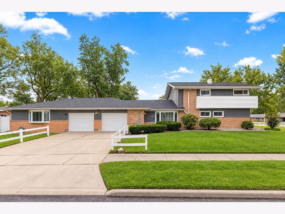  For Sale Park Forest Illinois, 369 Waverly Street