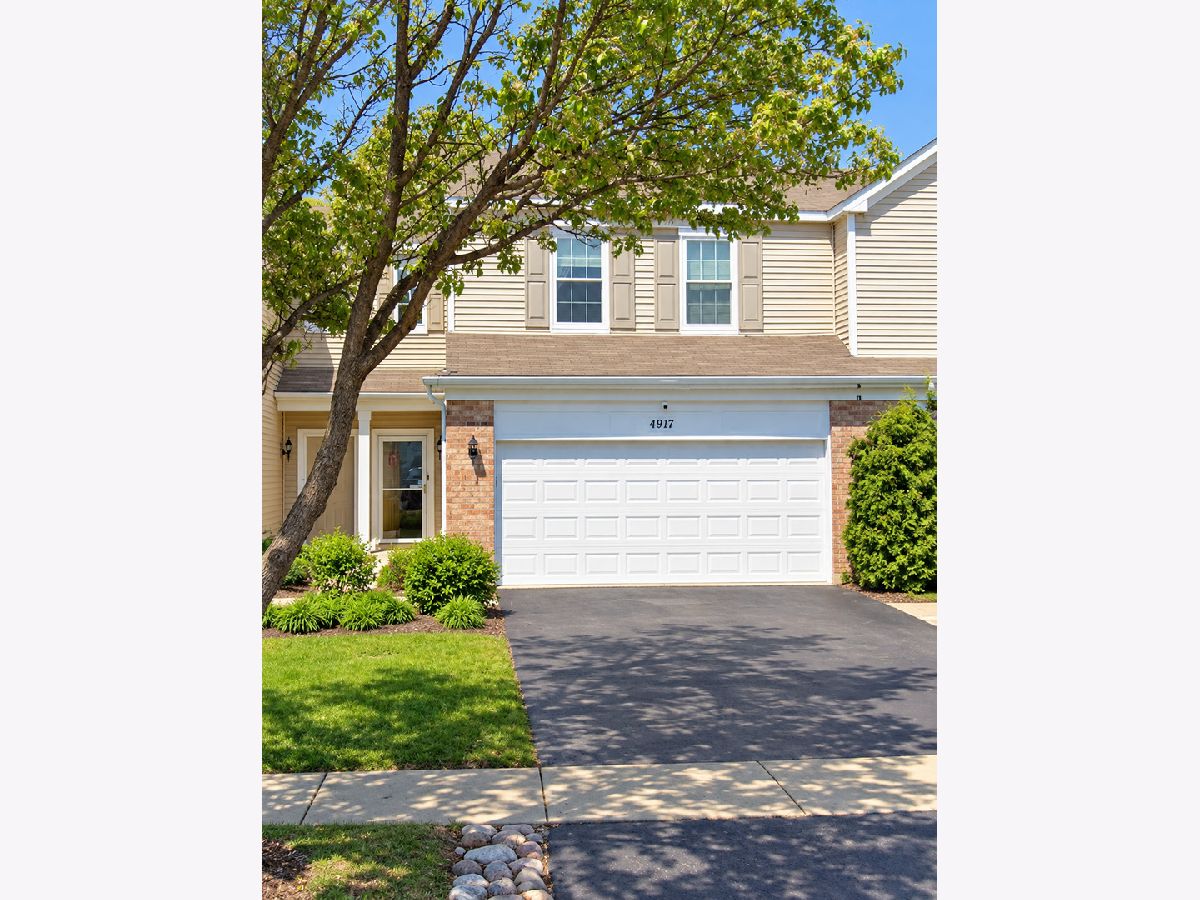 Townhomes & Condos & Homes For Rent Hampton Glen Plainfield Illinois, 4917 Montauk