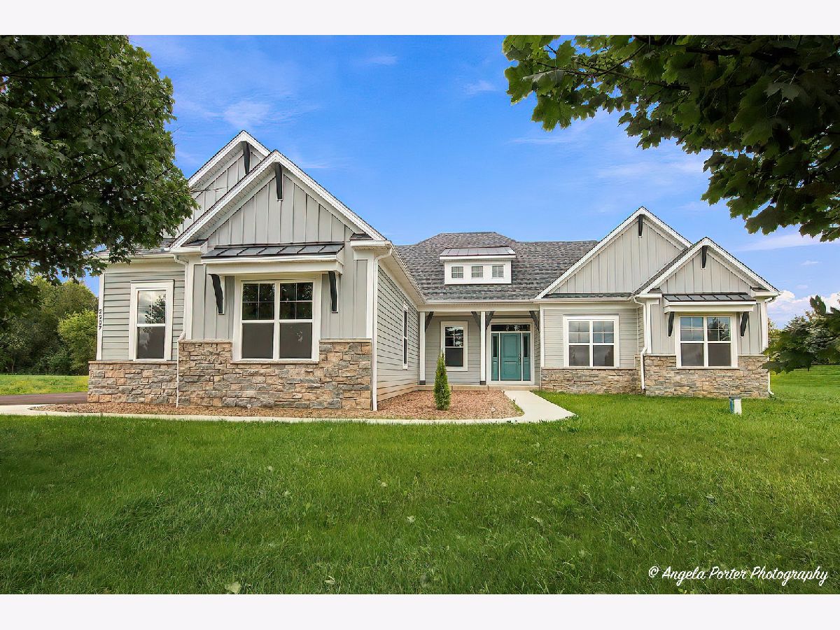 Homes For Sale Pioneer Oaks Ringwood Illinois, 2907 Pioneer Oaks Drive