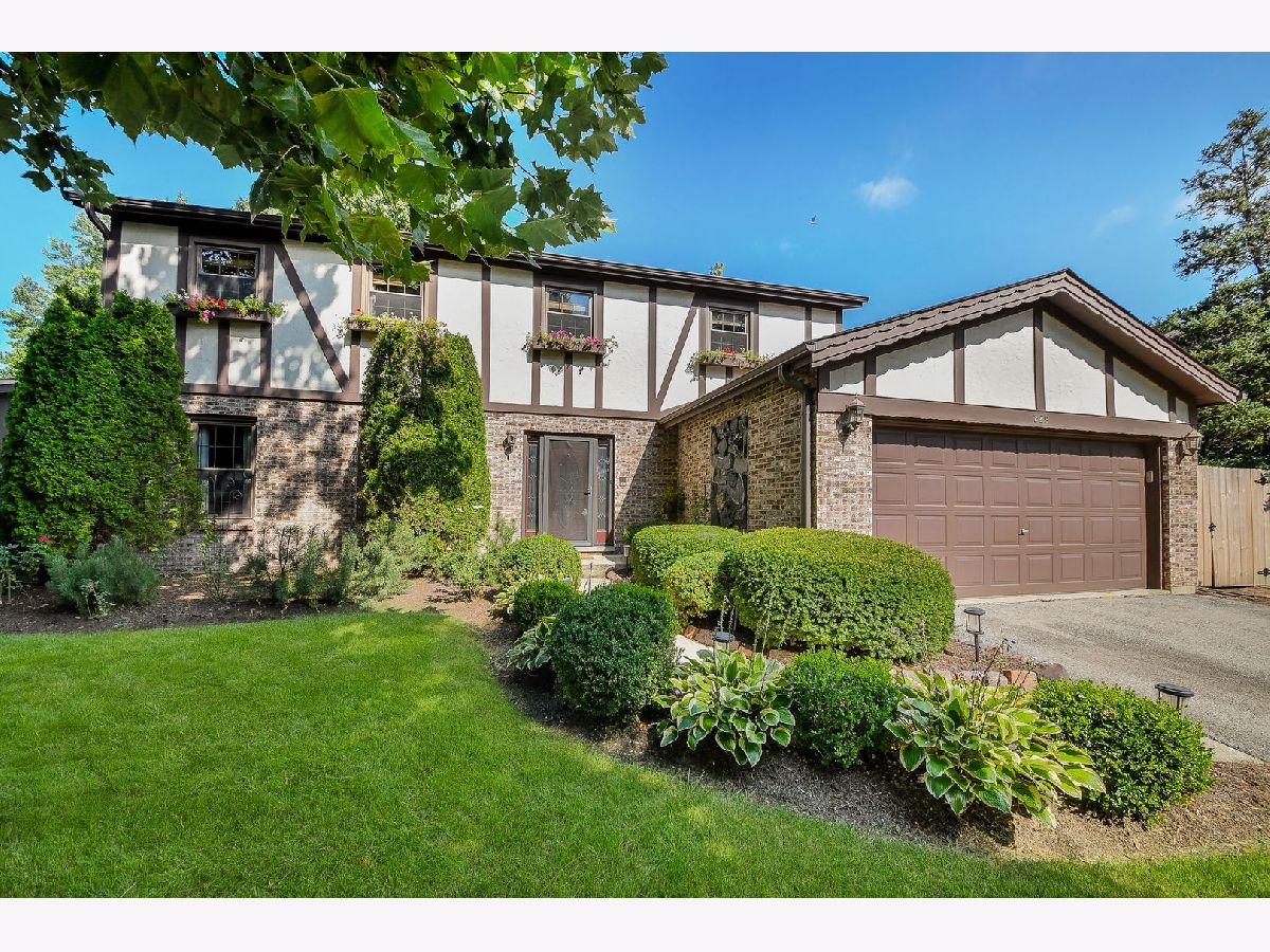 For Sale Naperville Illinois, 229 Whispering Hills Drive