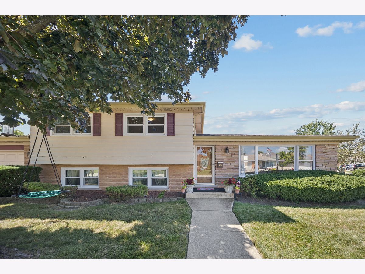  For Sale Niles Illinois, 8157 Root Court