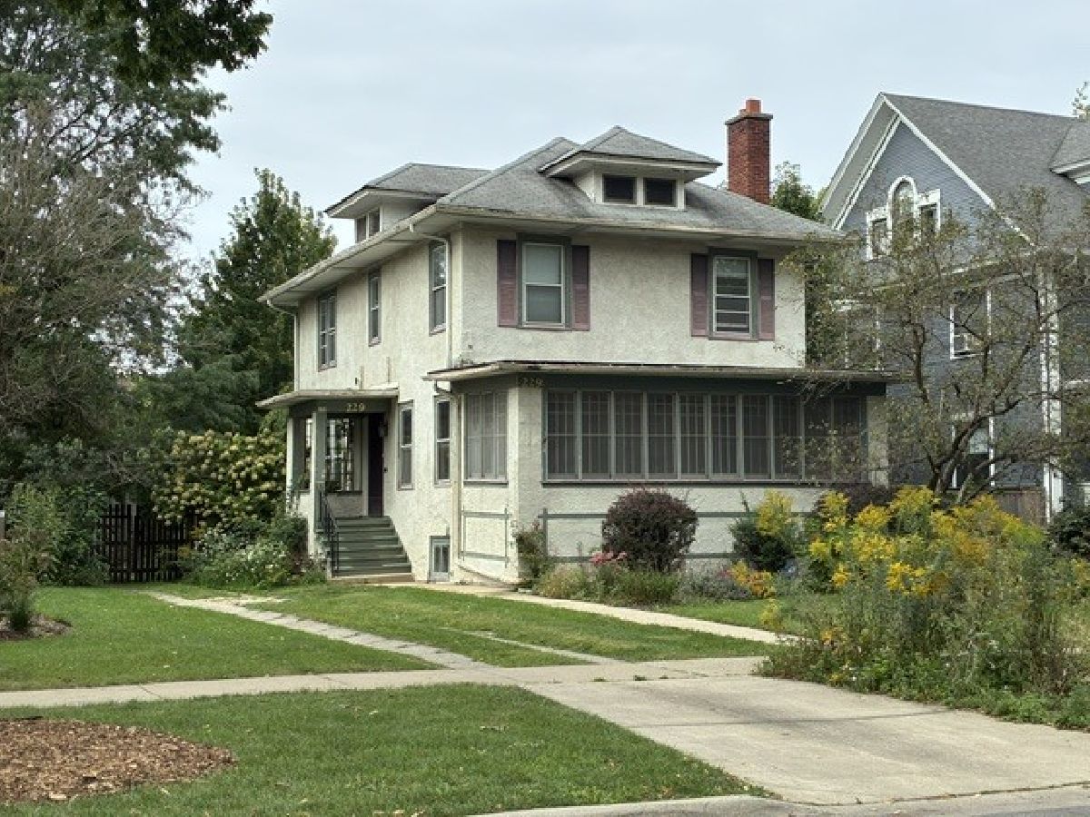  For Rent Oak Park Illinois, 229 East