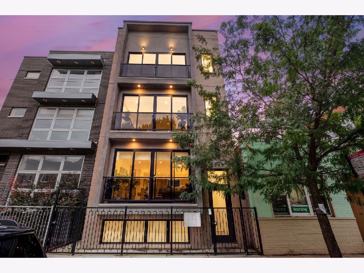  For Sale Chicago Illinois, 2209 Belmont Avenue