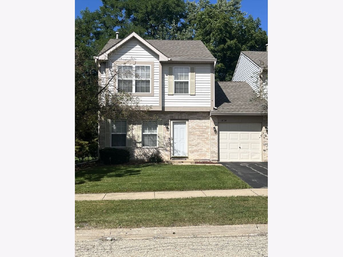  For Sale Round Lake Beach Illinois, 1404 Split Oak Circle