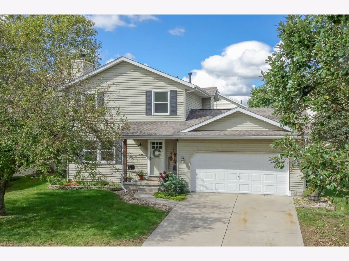 For Sale Bloomington Illinois, 2104 Park Place Drive